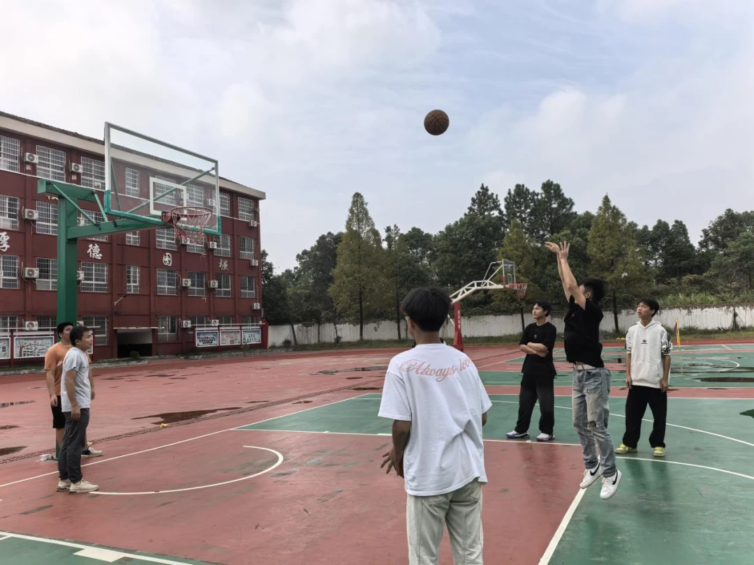 如何通过奖励机制提升篮球训练的趣味性_0
