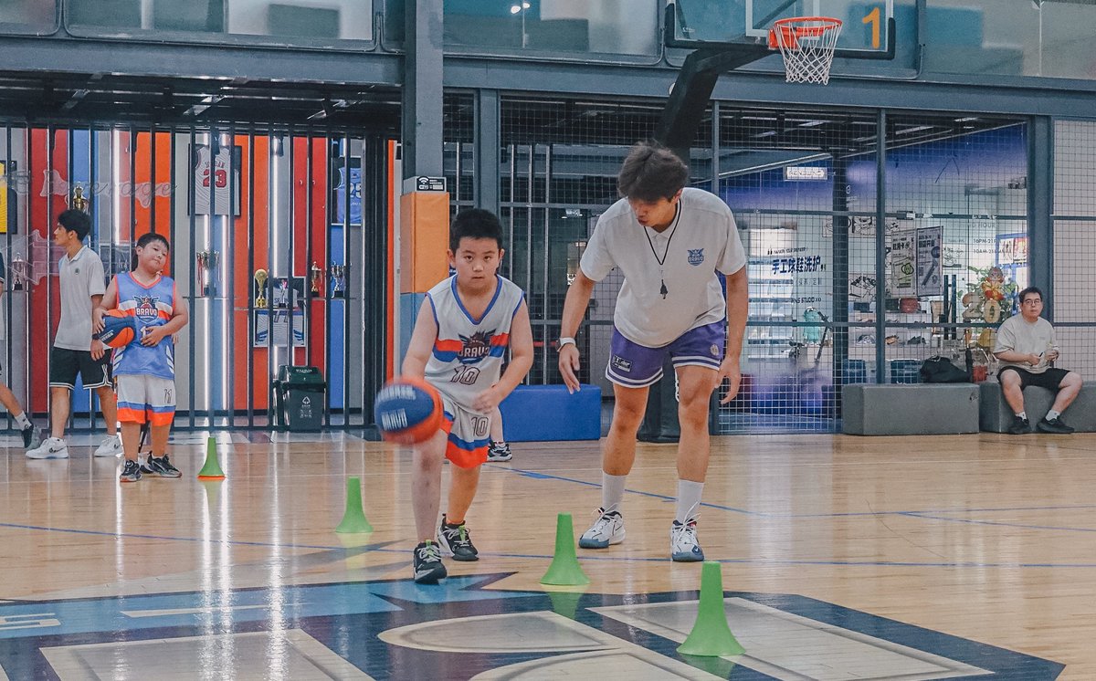 儿童篮球培训中智能指导的应用实例